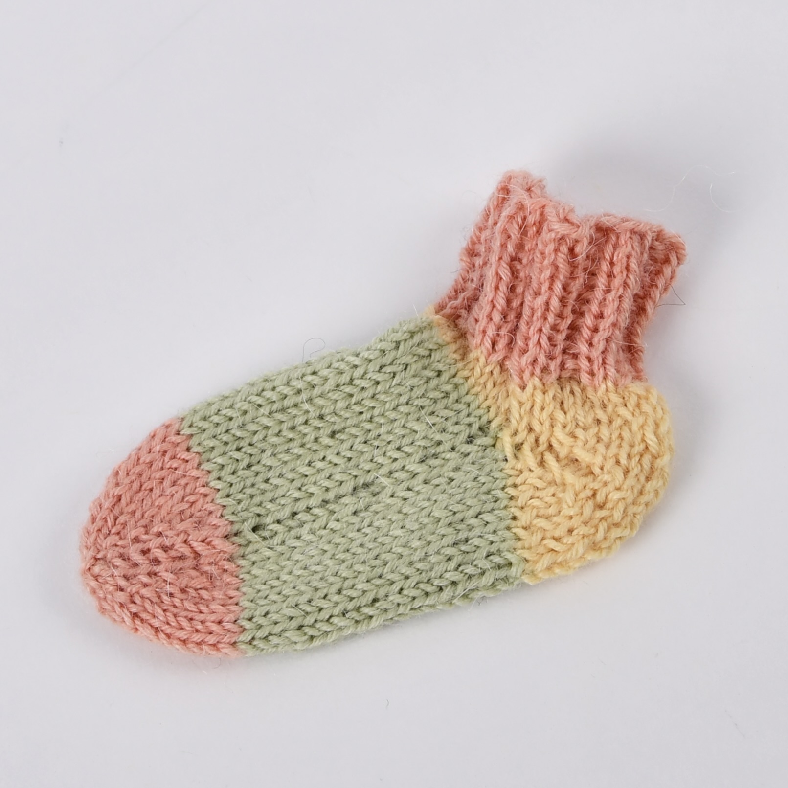 1. Socken stricken - Freitag nachmittags - Von der Spitze bis zum Bund 